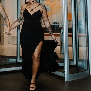 Elegant Black Maxi Dress